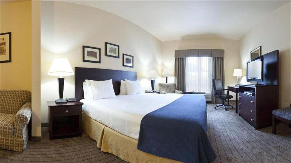 Holiday Inn Express Hotel & Suites Marshall By Ihg Esterno foto