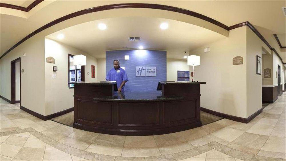 Holiday Inn Express Hotel & Suites Marshall By Ihg Esterno foto