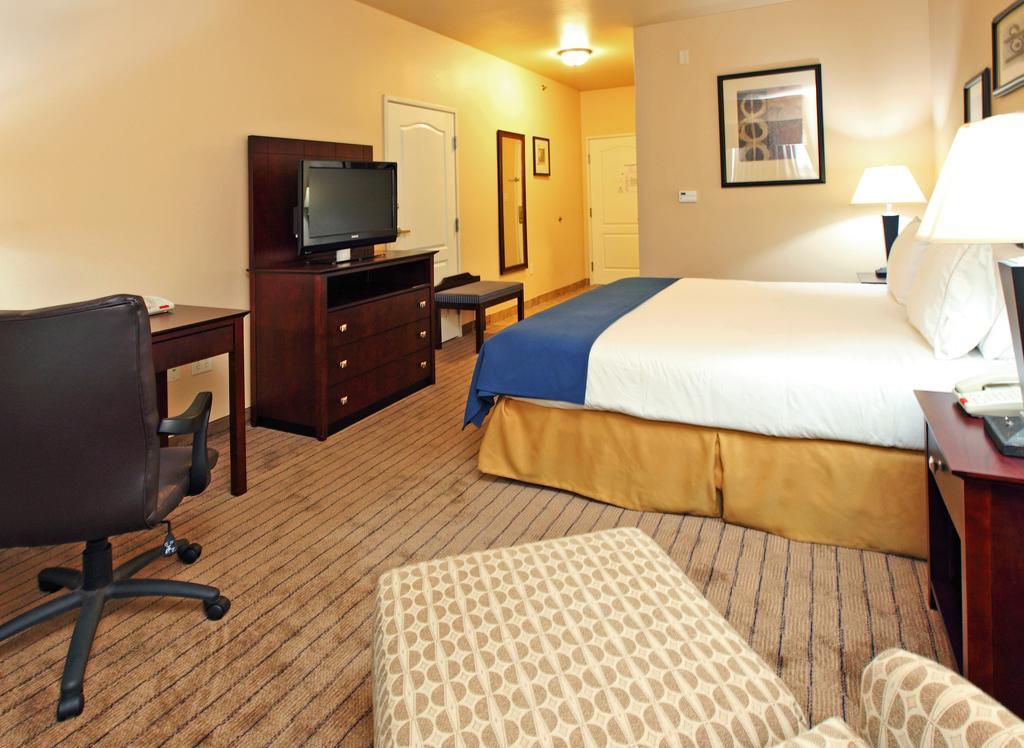 Holiday Inn Express Hotel & Suites Marshall By Ihg Camera foto