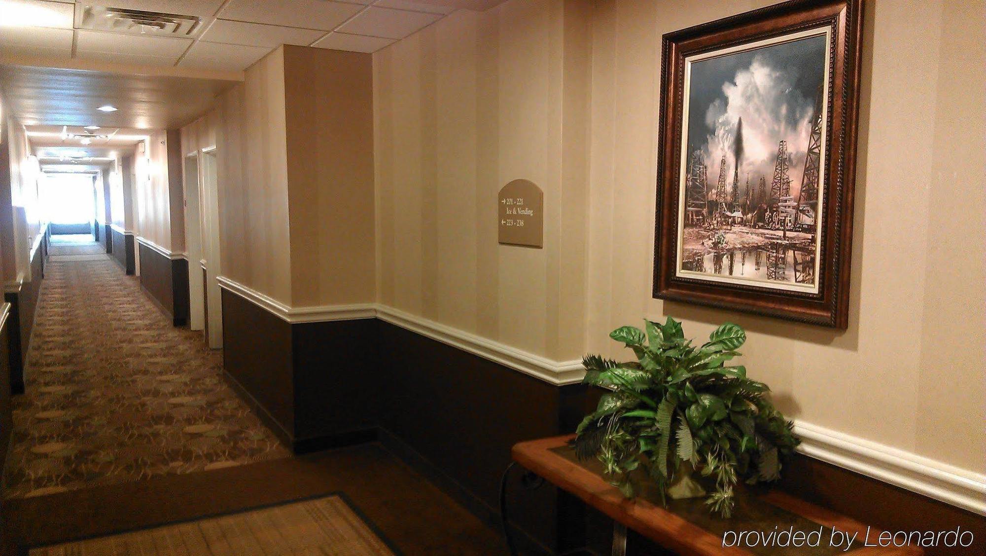 Holiday Inn Express Hotel & Suites Marshall By Ihg Esterno foto